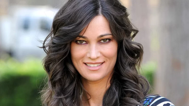 Manuela Arcuri sedotta dal glamping