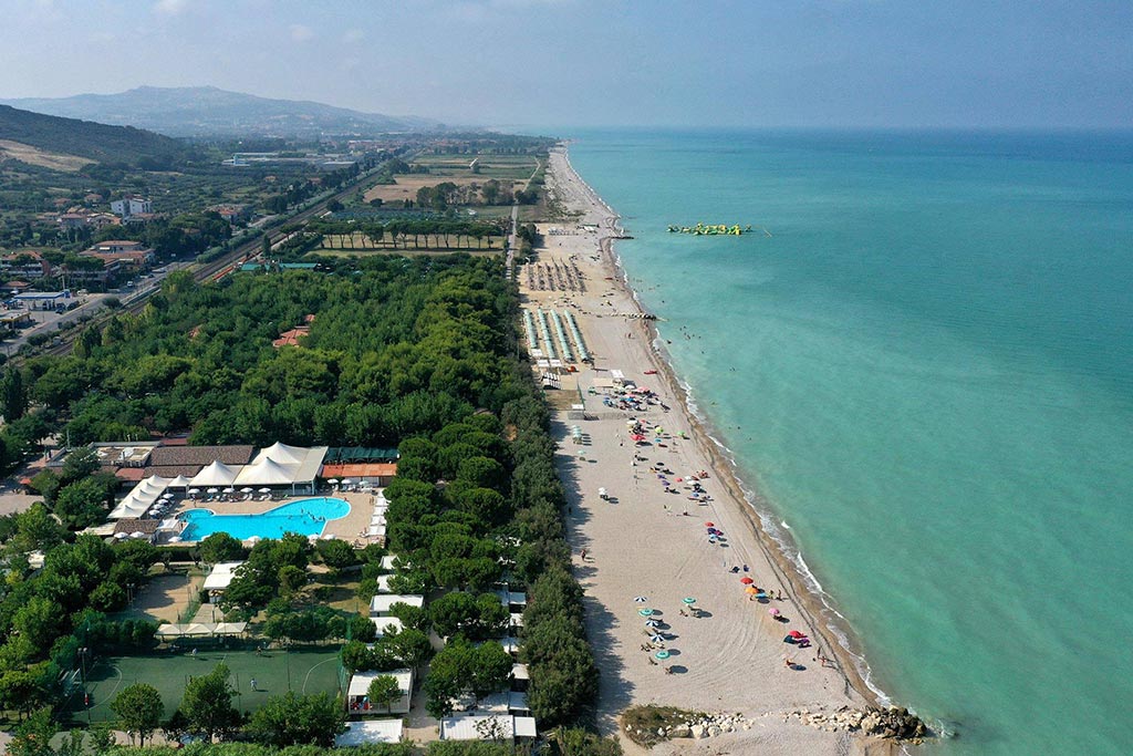 Abruzzo pineta campeggio