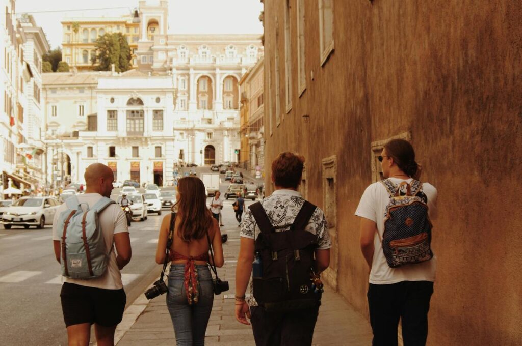 come viaggiano i giovani
