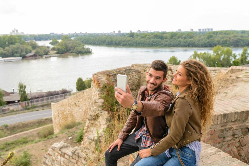come viaggiano i giovani